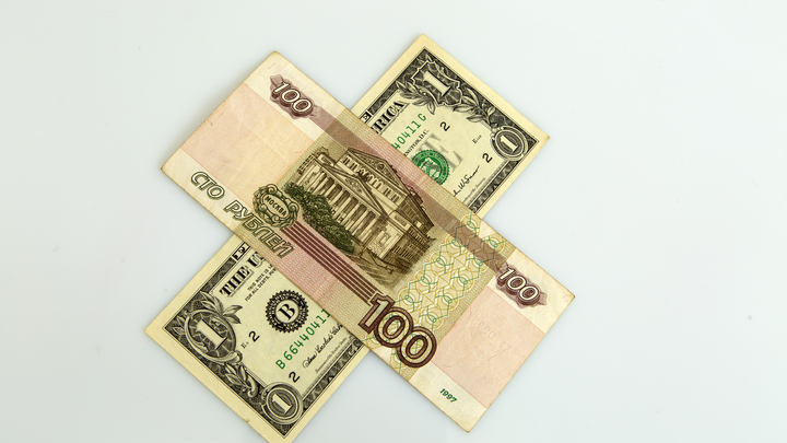 Правительство, ЦБ и Госдума поспорили из-за курса рубля: Их рассудил экономист