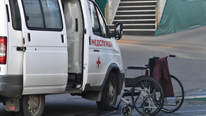 В Новокузнецке инвалиды-колясочники не могут попасть в городскую больницу