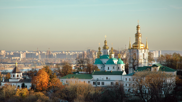 Киево-Печерскую лавру пытается заблокировать украинская полиция