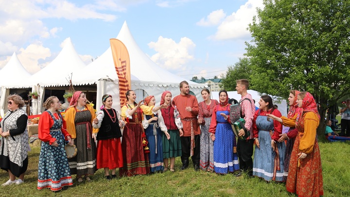 Русский мир объединяет: тысячи человек чествуют Александра Невского в Сергиевом Посаде