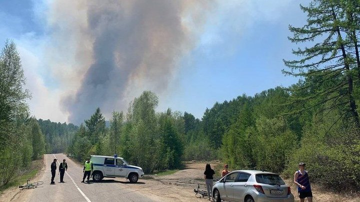 Пожар на Молоковке будут тушить еще минимум сутки
