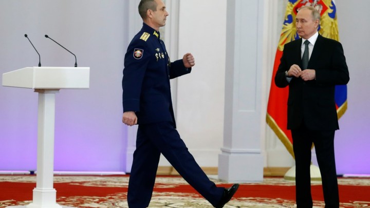 Простая просьба русского бойца изумила даже невозмутимого Путина: Настоящий мужчина