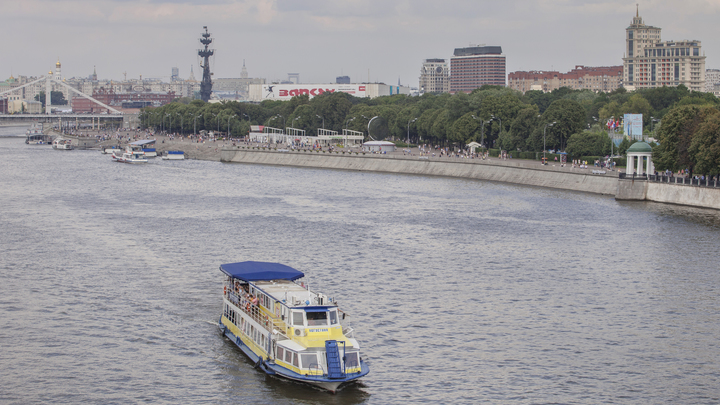 В Москве-реке устроят круглогодичный плавучий бассейн