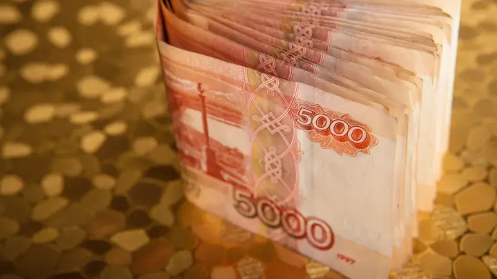 «Интерфакс»: внесение наличных через банкомат могут ограничить по просьбе Минфина