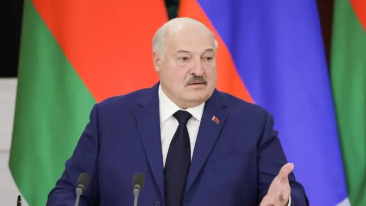 Девчонки, готовьтесь: Александр Лукашенко призвал журналисток готовиться к войне