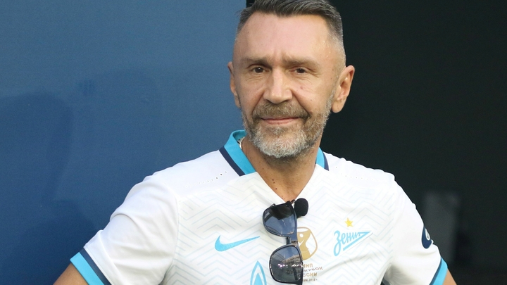 Концы сводят еле-еле: Шнуров поэтично разнёс отдых в ОАЭ обедневших Валерии и Пригожина