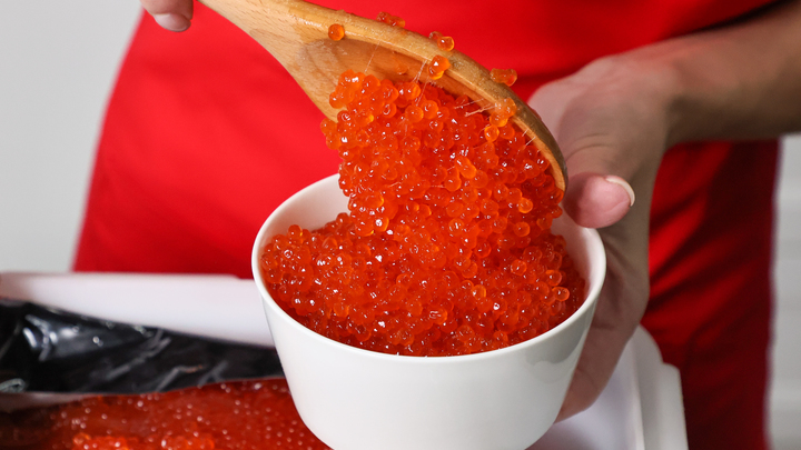 Не надо обманывать людей. Будут ли снижены цены на икру к Новому году?