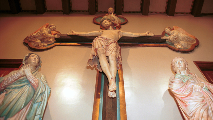 Едва не сгинувшую во Франции частицу Креста Господня удалось вывезти в Россию