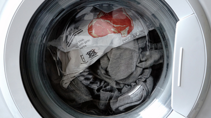 Добавьте в закладки: Пять простых средств от жирных пятен