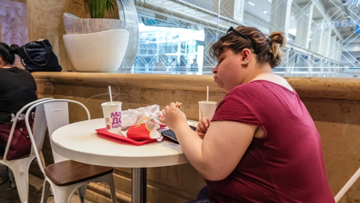 В России новая беда: Каждый четвертый страдает от ожирения. Женщины обгоняют мужчин