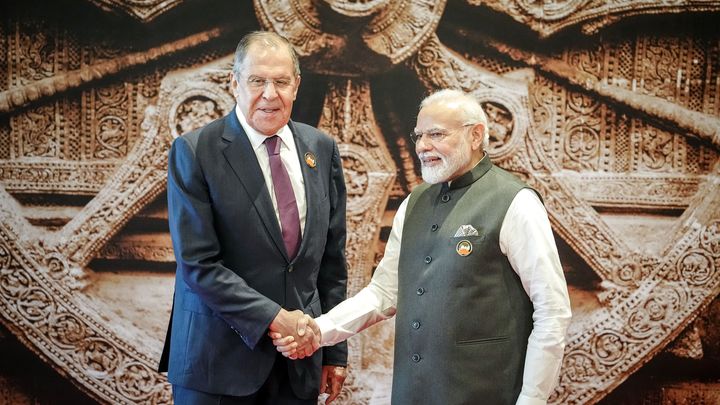 Индия хочет покупать меньше русского оружия, начался поворот Нью-Дели в сторону США - Reuters