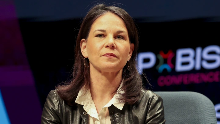 Мы должны пройти этот путь вместе: Бербок озвучила опасения после разговора Путина и Трампа