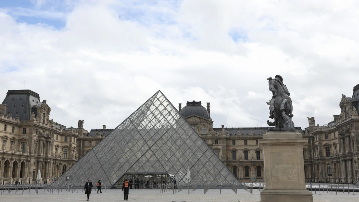 Смешное ограбление Лувра? Ни разу: Русский криминалист назвал тех, кто на самом деле смешон