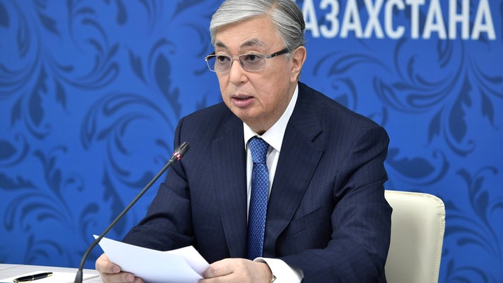 Дальше без Токаева: Президент Казахстана вышел из правящей партии