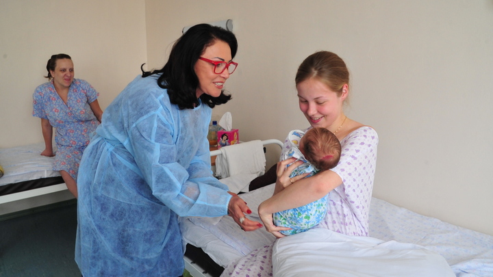 В нижегородских роддомах новорождённых будут размещать в одной палате с матерью
