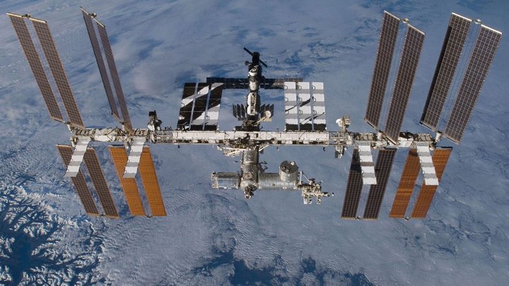 Жители Москвы и Подмосковья смогут разглядеть МКС в ночь на воскресенье