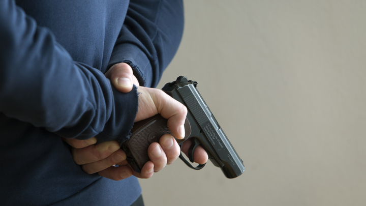 Один был судим: драка на улице в уральском городе переросла в стрельбу