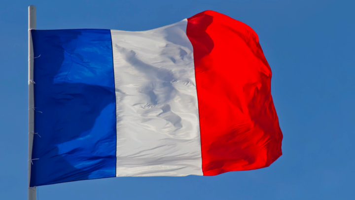 Во Франции задержали больше 3 тысяч протестующих: Среди них есть несовершеннолетние