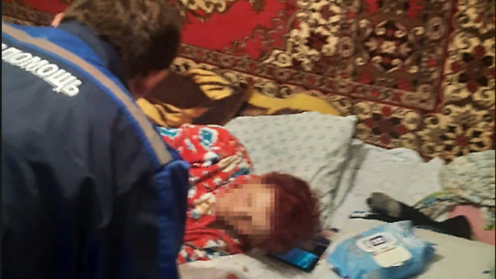Оказалась в плену собственного дома: На Кубани спасатели помогли пенсионерке, истекающей кровью