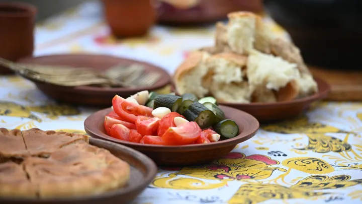 Тренд на экономию – хлеб продают по два ломтика. Где в России появились микроназерки, и сколько они стоят Тренд на экономию – хлеб продают по два ломтика. Где в России появились микроназерки, и сколько они стоят