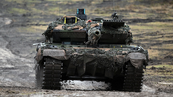 Танку Leopard 2 сорвало башню на учениях еще до прибытия на фронт
