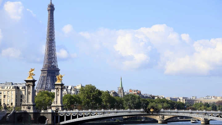 Джордж Клуни и его семья стали гражданами Франции ради защиты детей от папарацци