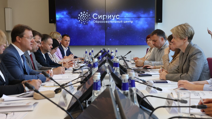 Дмитрий Азаров: Вместе мы сможем открывать новые звезды на благо нашей страны