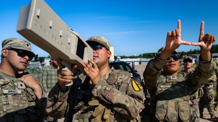 США неспособны обеспечить Киев оружием - экс-аналитик ЦРУ