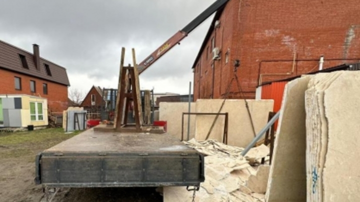 В Адыгее состоится суд над строителем, по вине которого рабочего раздавило мраморными плитами