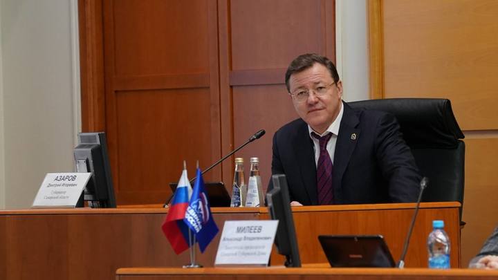 Есть приоритеты: Дмитрий Азаров поблагодарил за работу региональный кабмин и областной парламент