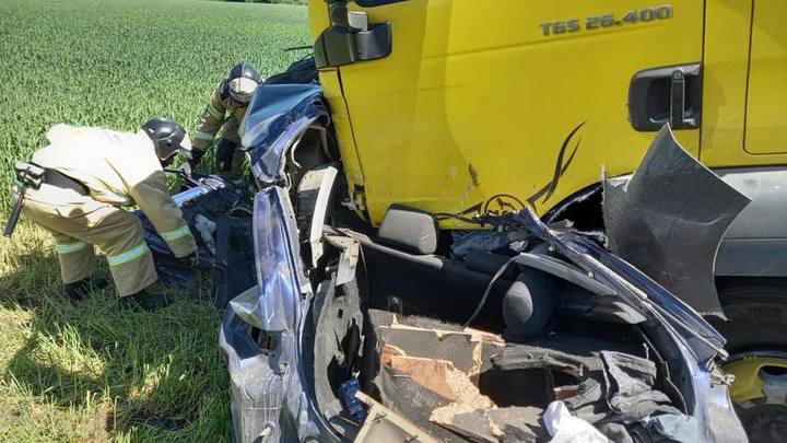 В Курганинском районе три человека погибли в ДТП с грузовиком