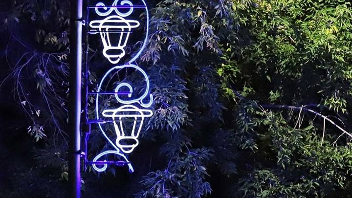 Улицы Кургана украсили светодиодные консоли в виде фонарей