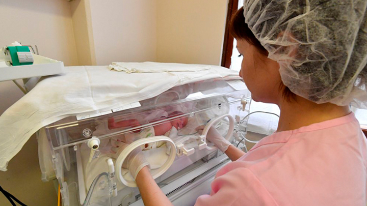 Самый здоровый малыш: Смерть грудничка в больнице дочки крупного чиновника вскрыла хищения на сотни миллионов