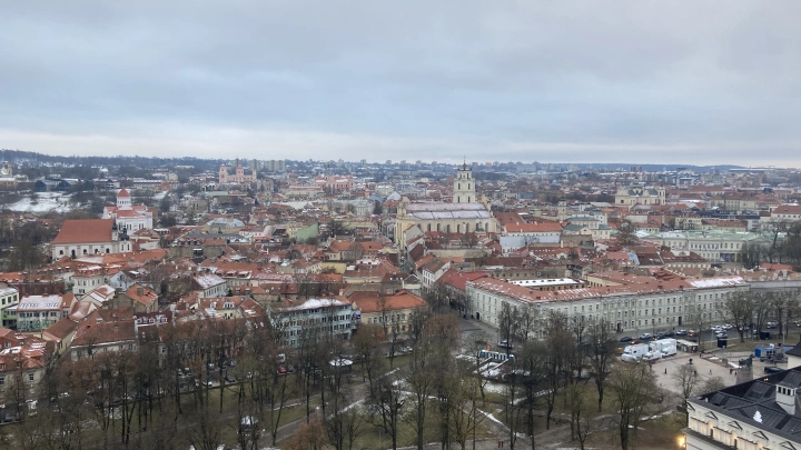 Это комедия: Власти Литвы не смогли снести Дом Москвы