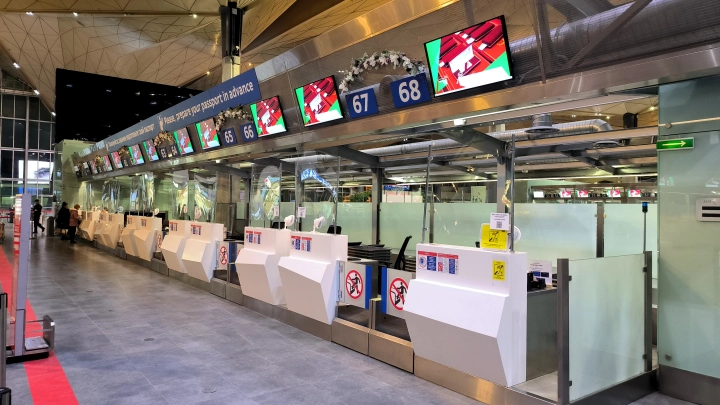 Над Санкт-Петербургом закрыли небо: Аэропорт Пулково не принимает и не отправляет самолёты