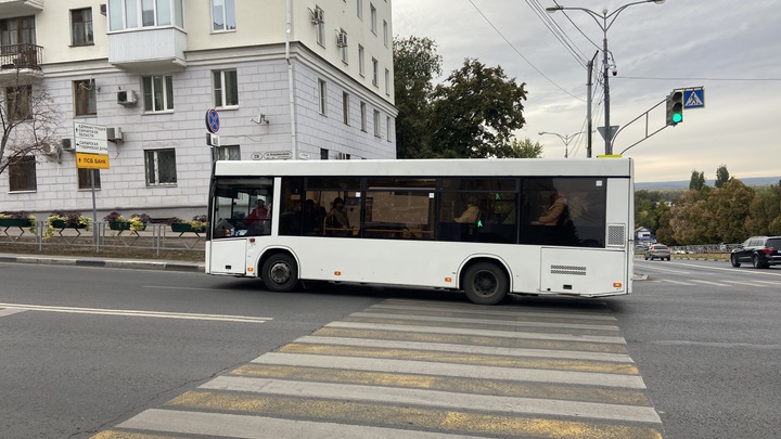 Власти заявили, что вечерние рейсы в Новокуйбышевск не нужны и сократили расписание 127 автобуса