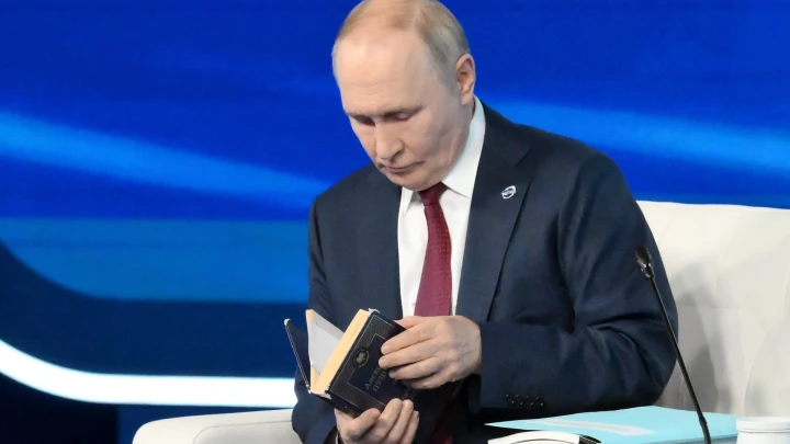 Владимир Путин отметил сходство Макрона и Наполеона