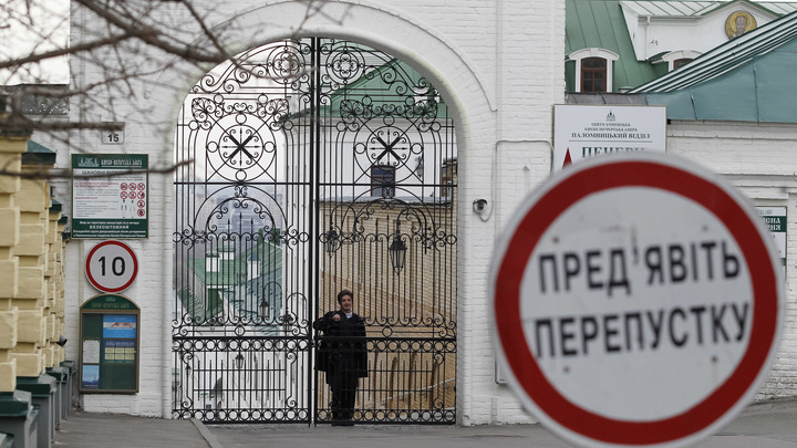 Режим Зеленского ударил по Киево-Печерской Лавре. Двери храмов теперь на замке