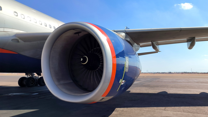 Миссия выполнена: Такер Карлсон улетел из России в Белград