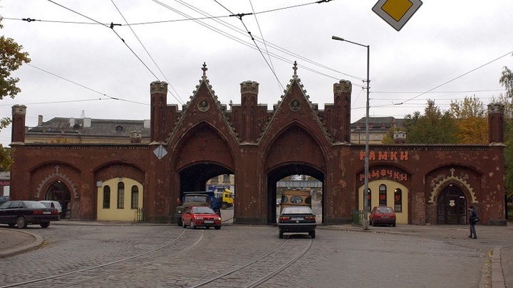 Немцы в Калининграде допустили дерзость. Учить их вежливости пришлось водителю Ивану