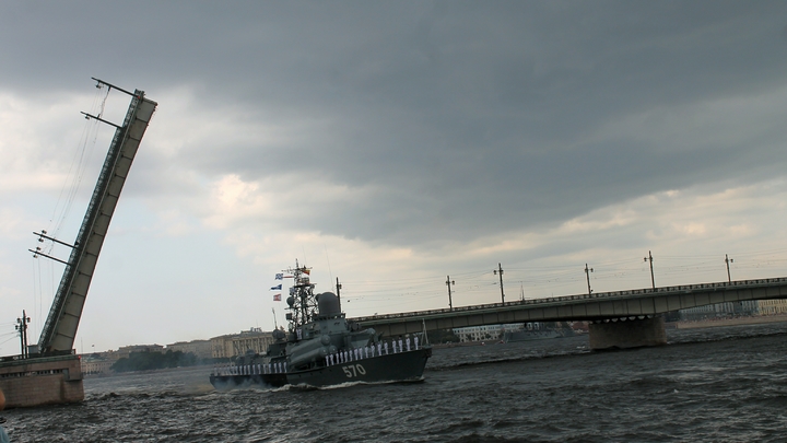 Главный парад ВМФ России начался. Смотрим в прямой трансляции