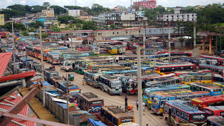 Бангладеш готова купить нефть у России, несмотря на санкции США