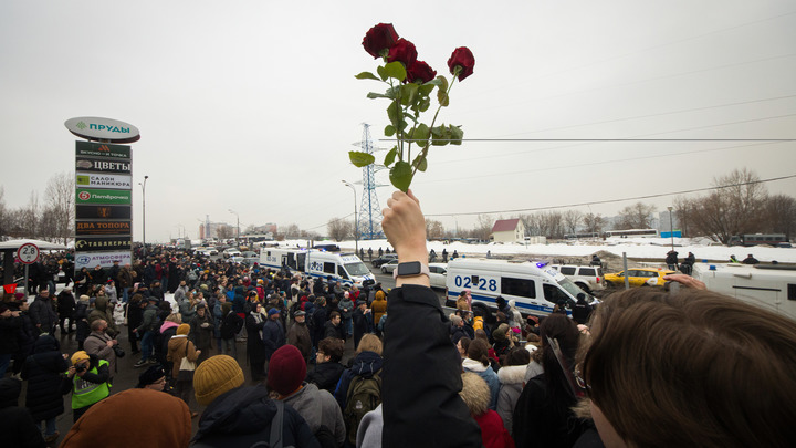 Куда вы пошли, бараны?: Тоталитарная секта имени Навального* берёт новую высоту