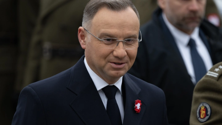 Войска размещать не обязательно: Президент Польши захотел сесть за стол переговоров по Украине