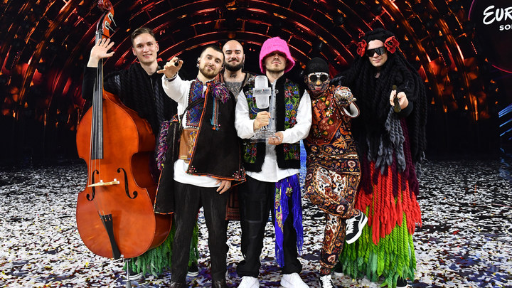 Украинские скоморохи из Kalush Orchestra отказались выходить на одну сцену с русским диджеем