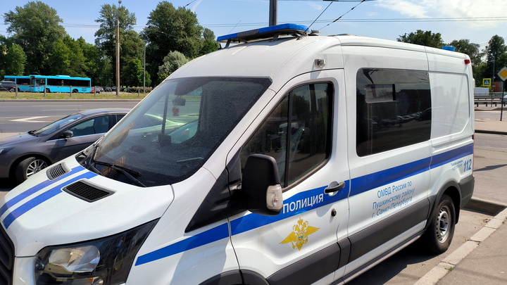 Хранили тела в грузовике: в Петербурге силовики начали обыски в крупной ритуальной компании