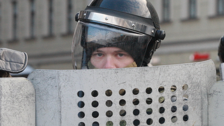 В Петербурге почти 250 человек задержано на акции после суда над Навальным