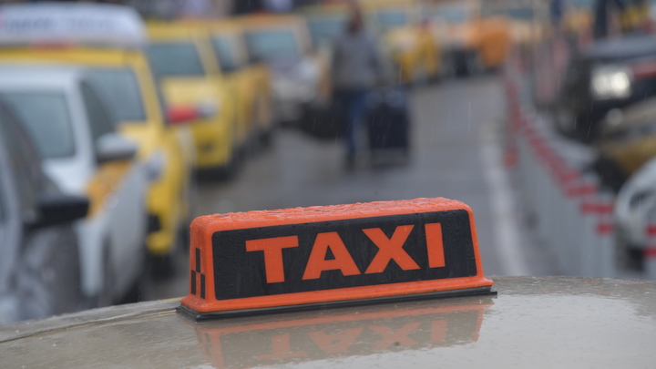 В Балашихе таксист спас потерявшего сознание на морозе мужчину