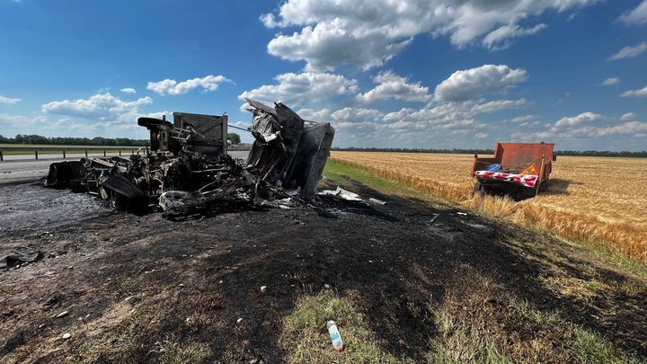 Под Кропоткиным на федеральной трассе Р-217 Кавказ затруднено движение из-за ДТП