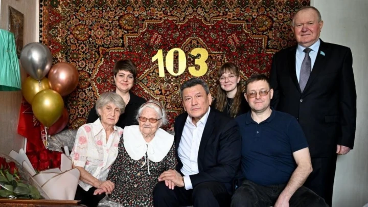 Человек века: В Казахстане чествуют ветерана ВОВ Валентину Волкодав